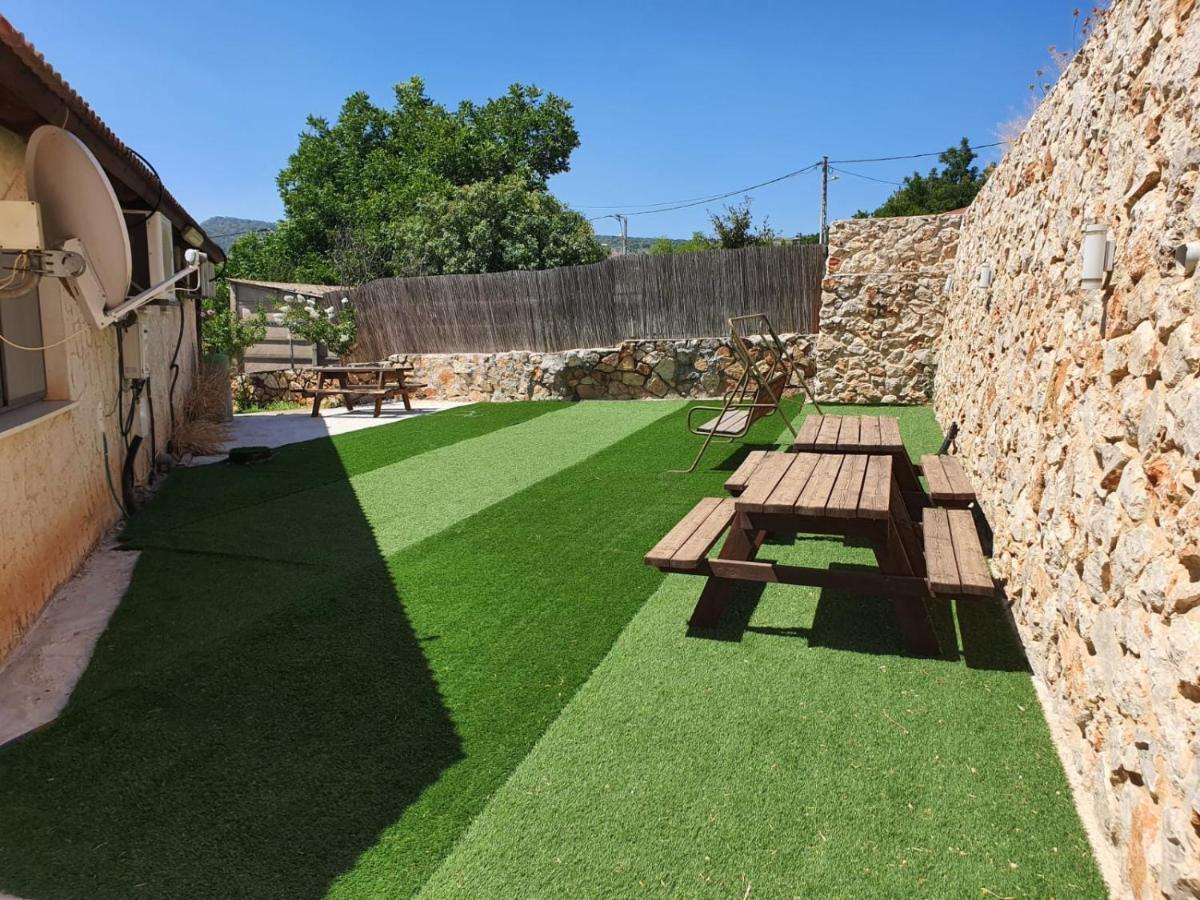 Green Mountains - הרים ירוקים Hotel Dishon Exterior photo
